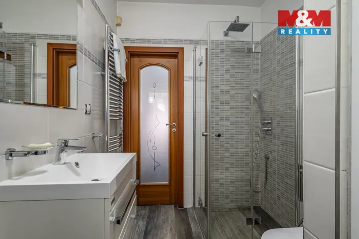 Prodej rodinného domu, Veltrusy, U Stadionu, 180 m2