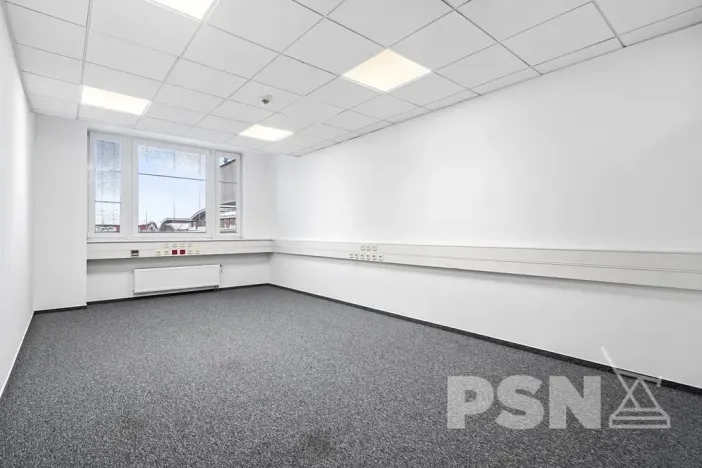 Pronájem kanceláře, Praha - Vysočany, Sokolovská, 64 m2