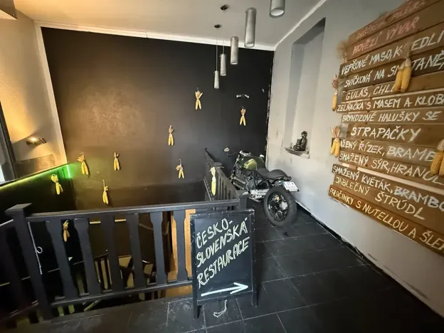 Pronájem restaurace, Praha - Nové Město, Tyršova, 200 m2