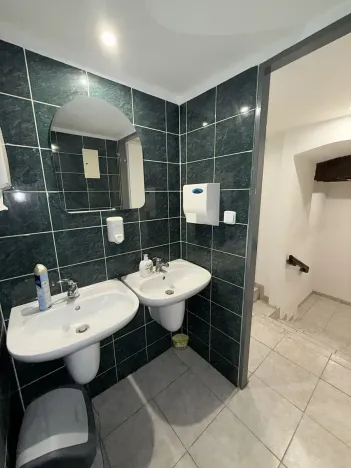 Pronájem restaurace, Praha - Nové Město, Tyršova, 200 m2