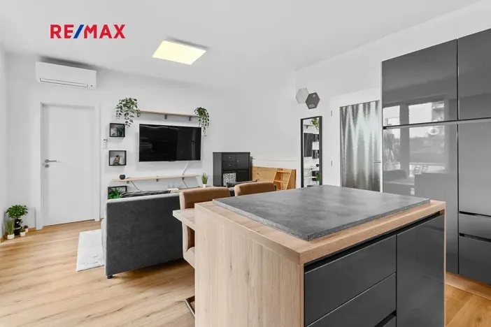 Pronájem bytu 1+kk, Plzeň, K Zelené louce, 40 m2