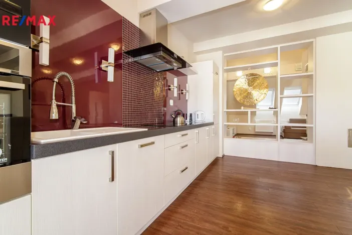 Pronájem bytu 2+kk, Ostrava - Moravská Ostrava, Sládkova, 108 m2