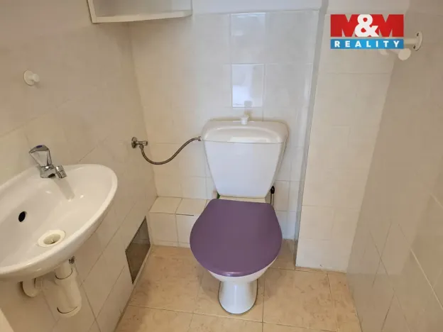 Pronájem bytu 3+1, Praha - Kobylisy, Mirovická, 76 m2