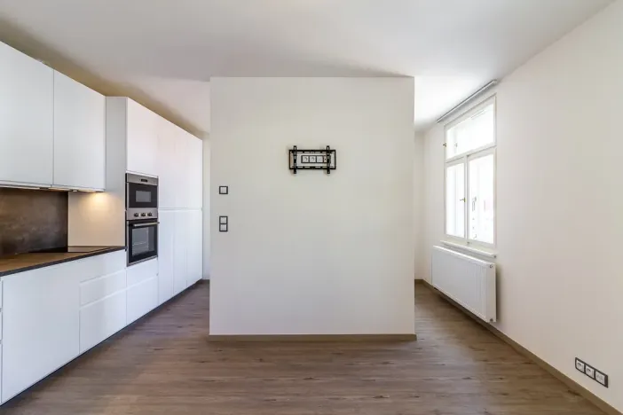 Pronájem bytu 1+kk, Praha - Nové Město, Lípová, 34 m2