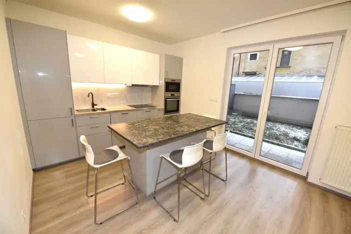 Prodej bytu 2+kk, Praha - Vršovice, Petrohradská, 114 m2