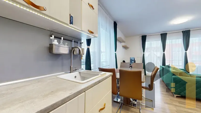 Prodej bytu 2+kk, Praha - Letňany, Hlučkova, 63 m2