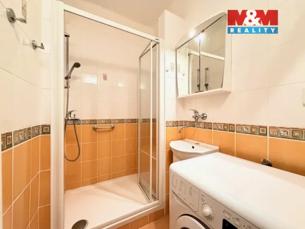 Pronájem bytu 2+1, Ostrava - Poruba, Hlavní třída, 66 m2