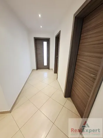 Prodej bytu 2+kk, Praha - Pitkovice, Lošáková, 67 m2