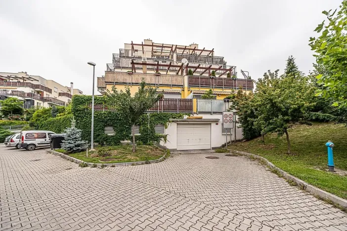 Pronájem bytu 2+kk, Praha - Řeporyje, Wiesenthalova, 59 m2