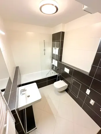 Prodej bytu 2+kk, Praha, Čakovická, 42 m2