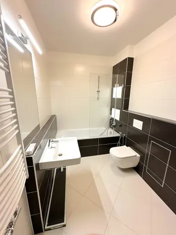 Prodej bytu 2+kk, Praha, Čakovická, 42 m2