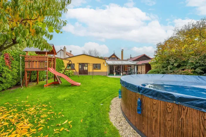 Prodej rodinného domu, Hradištko, 241 m2