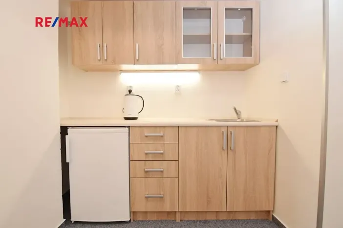 Pronájem kanceláře, Nymburk, Náměstí Přemyslovců, 10 m2