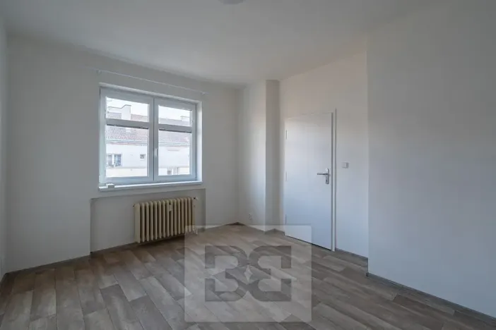 Pronájem bytu 2+kk, Praha - Vršovice, Novorossijská, 38 m2