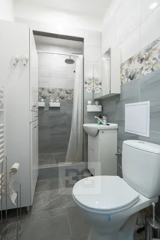 Pronájem bytu 2+kk, Praha - Vršovice, Novorossijská, 38 m2