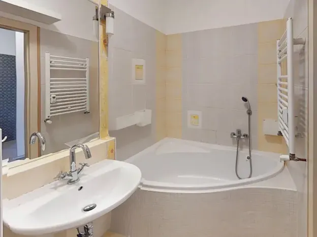 Pronájem bytu 2+1, Praha - Vokovice, Mozambická, 51 m2