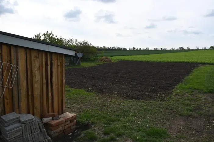 Dražba zahrady, Miroslav, 734 m2