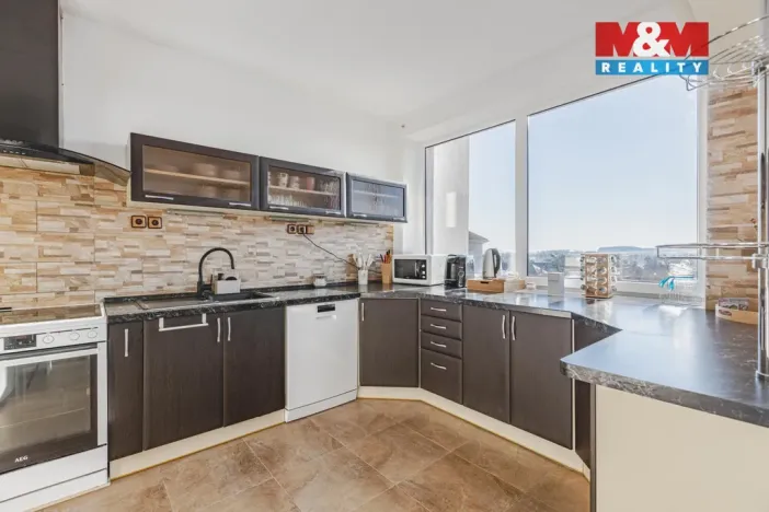 Prodej rodinného domu, Loza, 189 m2