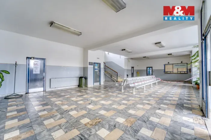 Pronájem obchodního prostoru, Klatovy - Klatovy III, Nádražní, 38 m2