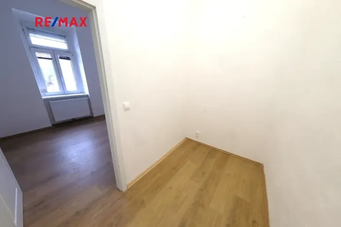 Pronájem bytu 2+kk, Praha - Libeň, Chlumčanského, 34 m2