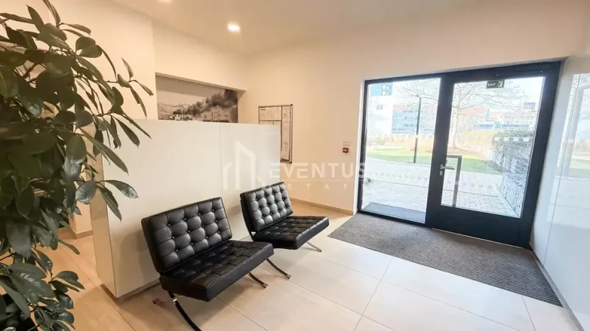 Pronájem bytu 2+kk, Praha - Holešovice, Sanderova, 58 m2