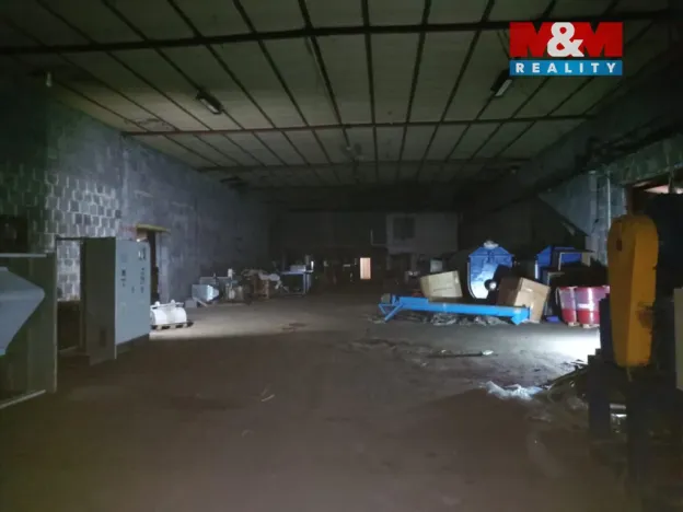 Pronájem skladu, Doksy, Valdštejnská, 1730 m2