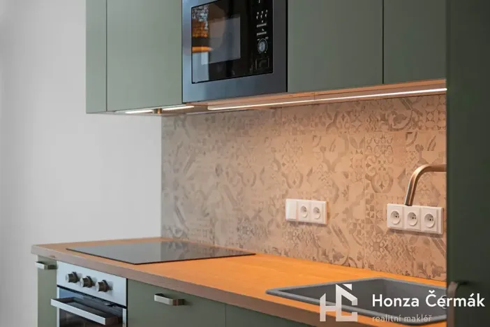 Pronájem bytu 1+kk, Brno, třída Generála Píky, 35 m2