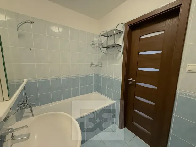 Pronájem bytu 3+kk, Klecany, V Honech, 63 m2