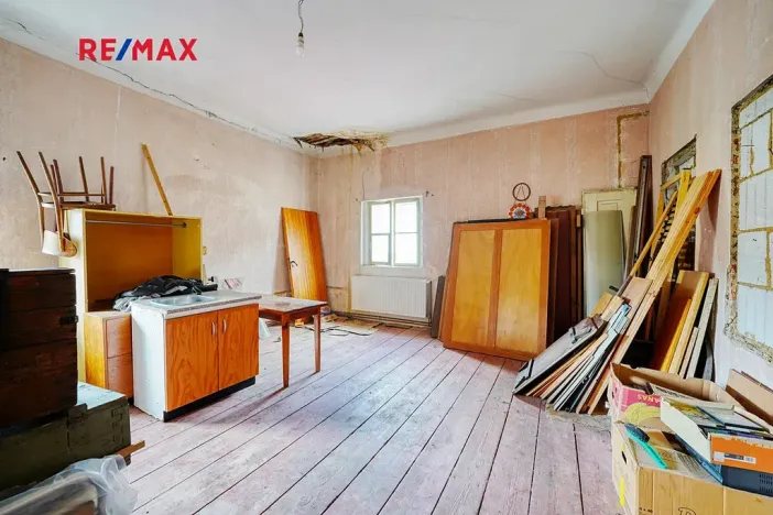 Prodej rodinného domu, Úterý, 677 m2