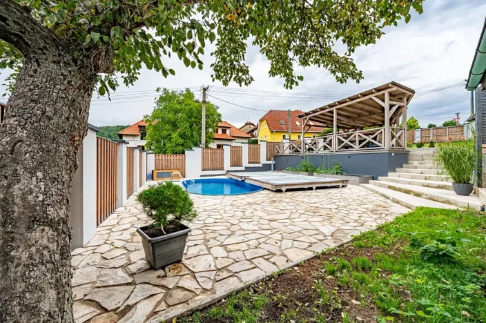 Prodej rodinného domu, Roztoky, 234 m2