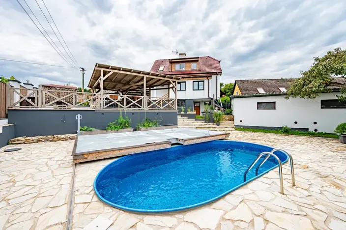 Prodej rodinného domu, Roztoky, 234 m2