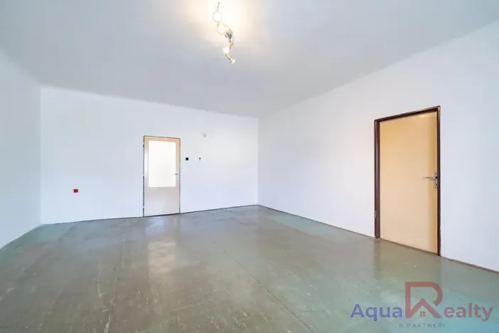 Prodej bytu 2+1, Teplá, Masarykovo náměstí, 146 m2