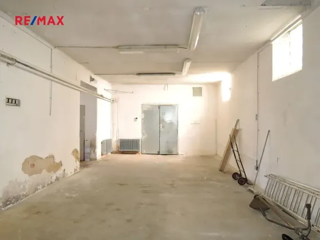 Pronájem výrobních prostor, Hostivice, Školská, 400 m2