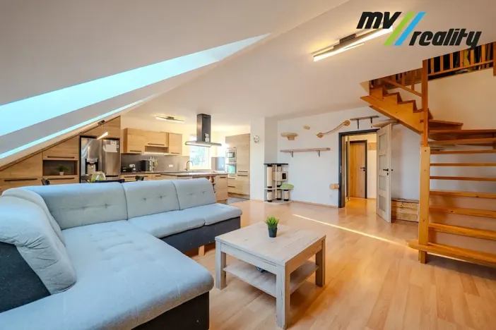 Prodej bytu 4+kk, Milovice, Kaštanová, 131 m2