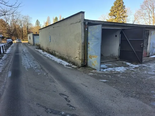 Pronájem garáže, Hradec Králové, Severní, 22 m2