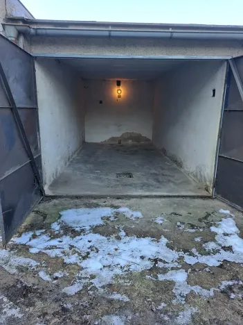 Pronájem garáže, Hradec Králové, Severní, 22 m2