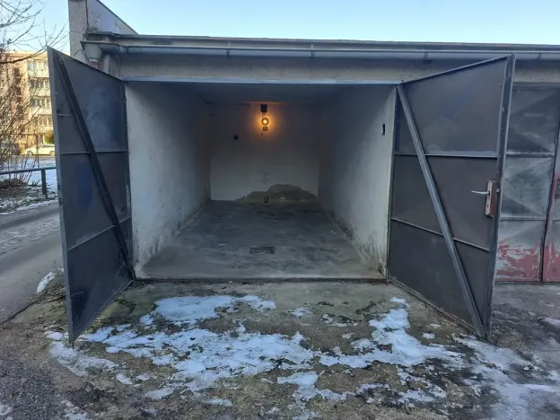 Pronájem garáže, Hradec Králové, Severní, 22 m2