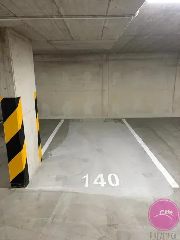 Pronájem garážového stání, Olomouc, Aloise Rašína, 13 m2