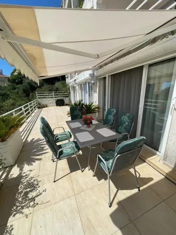 Prodej bytu 3+kk, Сеоце, Černá Hora, 61 m2