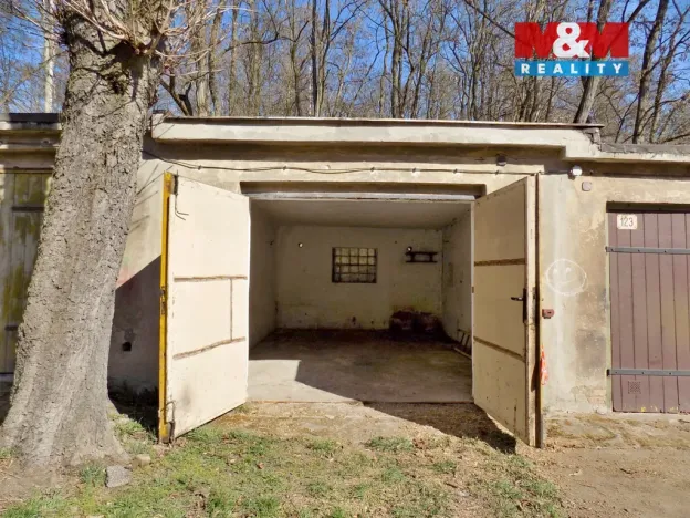 Prodej garáže, Újezdeček, Krušnohorská, 20 m2
