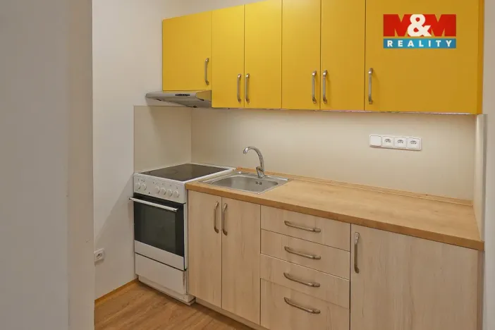 Pronájem bytu 1+kk, Přelouč, K. Čapka, 31 m2