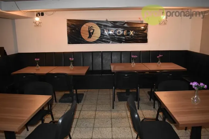 Pronájem komerční nemovitosti, Holešov, nám. Dr. E. Beneše, 220 m2