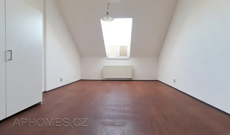 Pronájem bytu 2+1, Praha - Bubeneč, Terronská, 45 m2