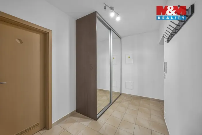Prodej bytu 1+kk, Hradec Králové, Rybova, 41 m2