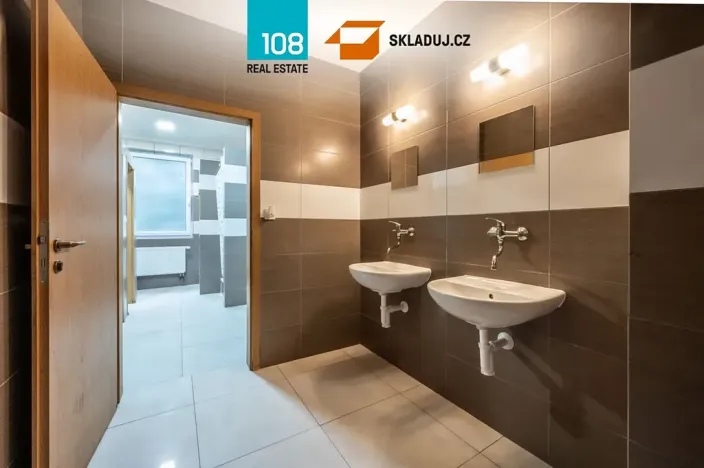 Pronájem skladu, Kladruby nad Labem, 2000 m2