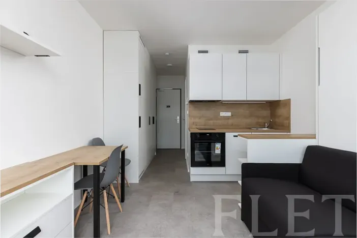 Pronájem bytu 1+kk, Praha - Smíchov, Plzeňská, 20 m2