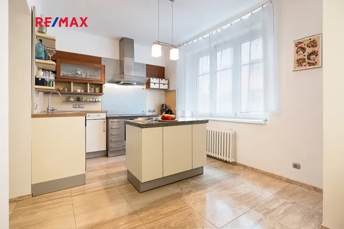 Prodej bytu 2+kk, Praha - Holešovice, Tovární, 77 m2