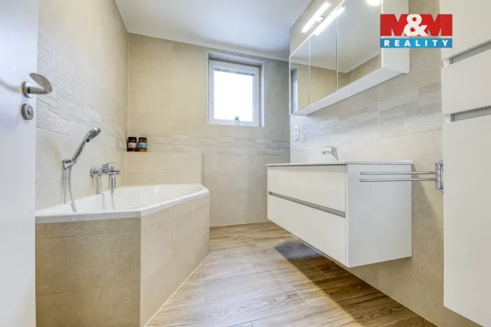 Prodej bytu 4+kk, Vochov, 82 m2