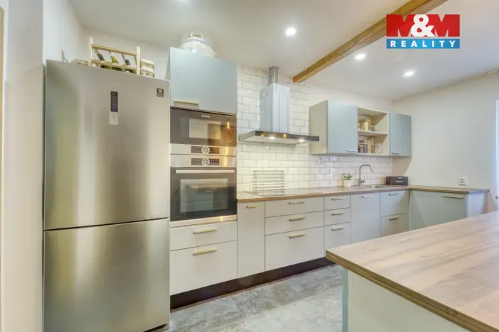 Prodej bytu 4+1, Černošice, Komenského, 109 m2