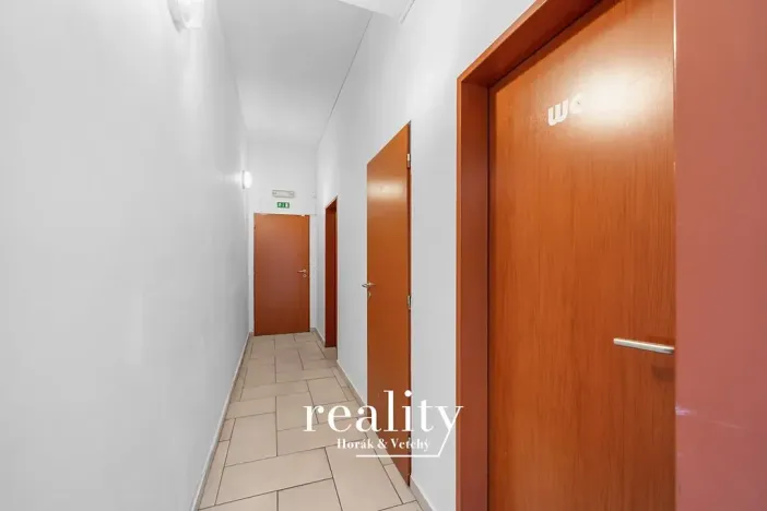 Pronájem obchodního prostoru, Jihlava, Žižkova, 145 m2